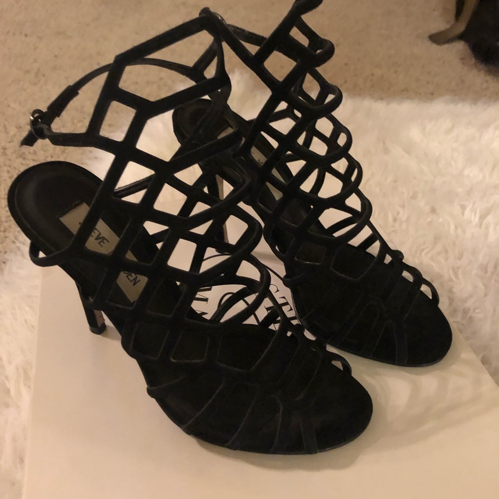 Steve Madden Slithur Black Nubuck Heels